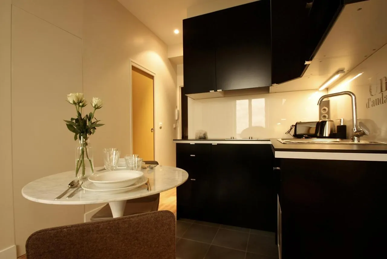 102201 - A Charming Setting For 4 People In Montorgueil Lejlighed Paris
