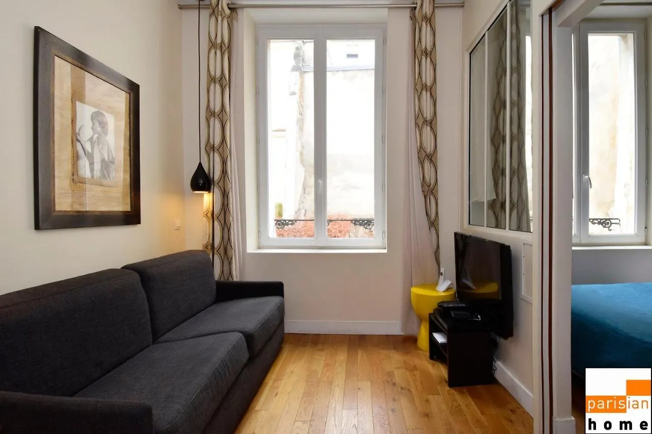 102201 - A Charming Setting For 4 People In Montorgueil Lejlighed Paris